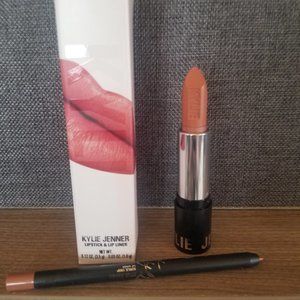 KYLIE JENNER  "Girls trip" matte lipstick and lipliner kit
